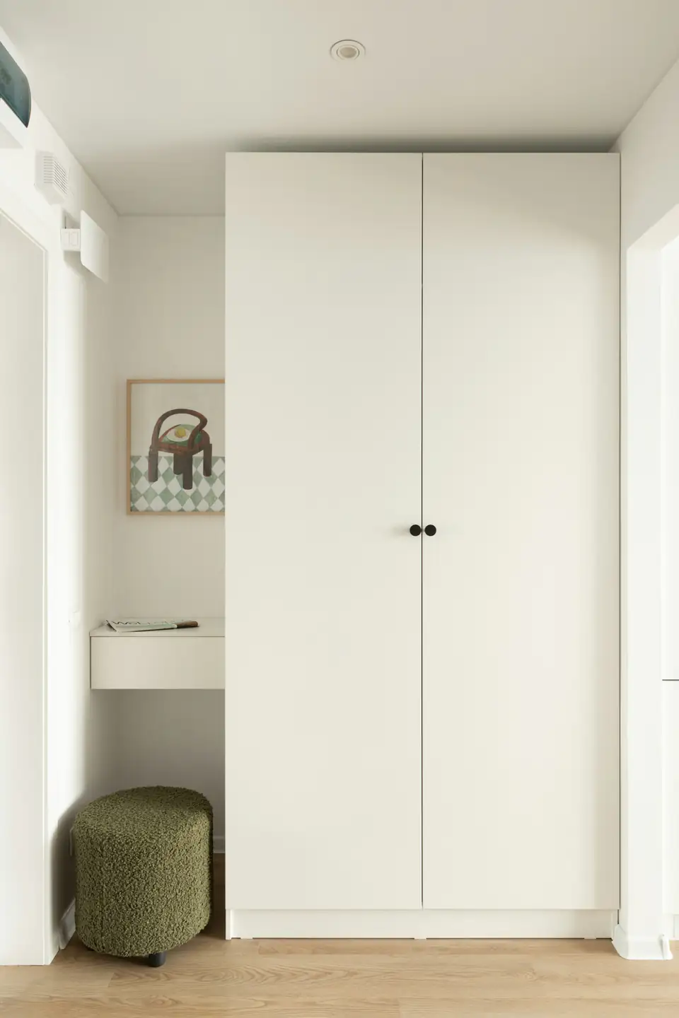 White hinged wardrobe doors | Fitted wardrobes Durham Alcove Wardrobes, a storage idea for homes in Durham