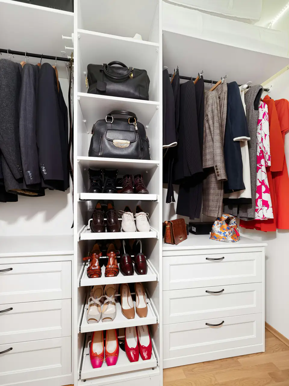 White wardrobe with shoe storage | Fitted wardrobes Newcastle White wardrobe with tiered shoe shelves and handbag storage, design inspiration for bedrooms in Newcastle